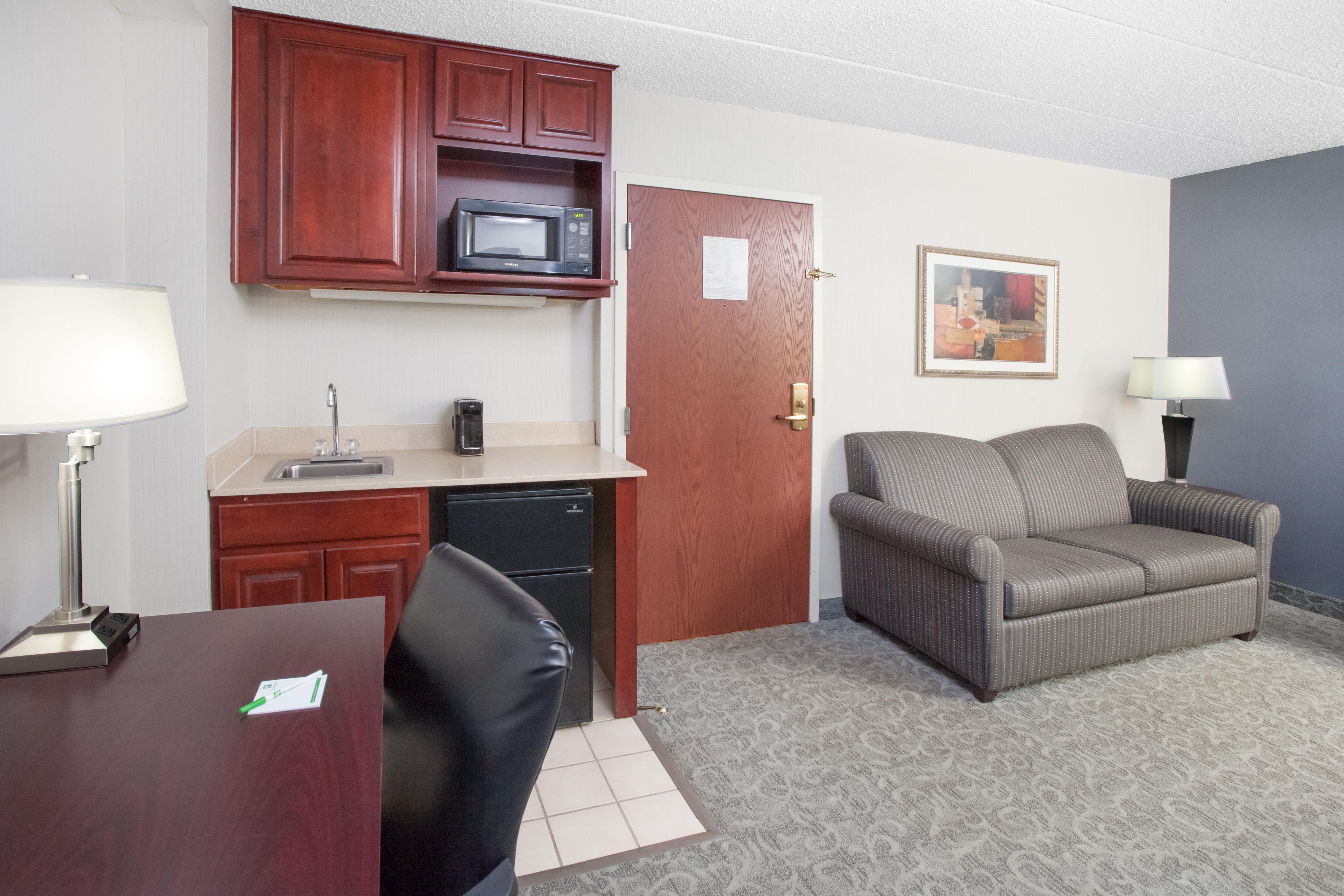 Holiday Inn & Suites Chicago-Carol Stream Wheaton By Ihg Exterior photo