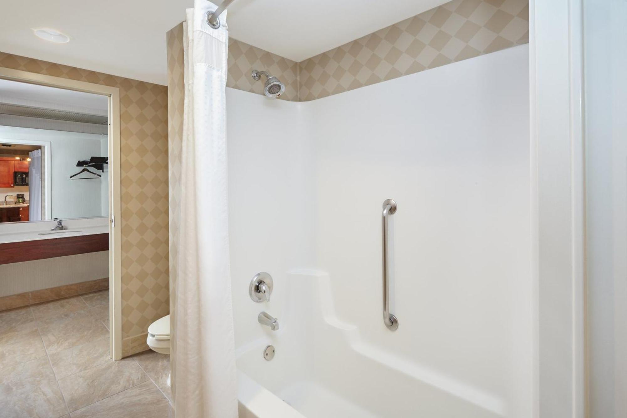 Holiday Inn & Suites Chicago-Carol Stream Wheaton By Ihg Exterior photo