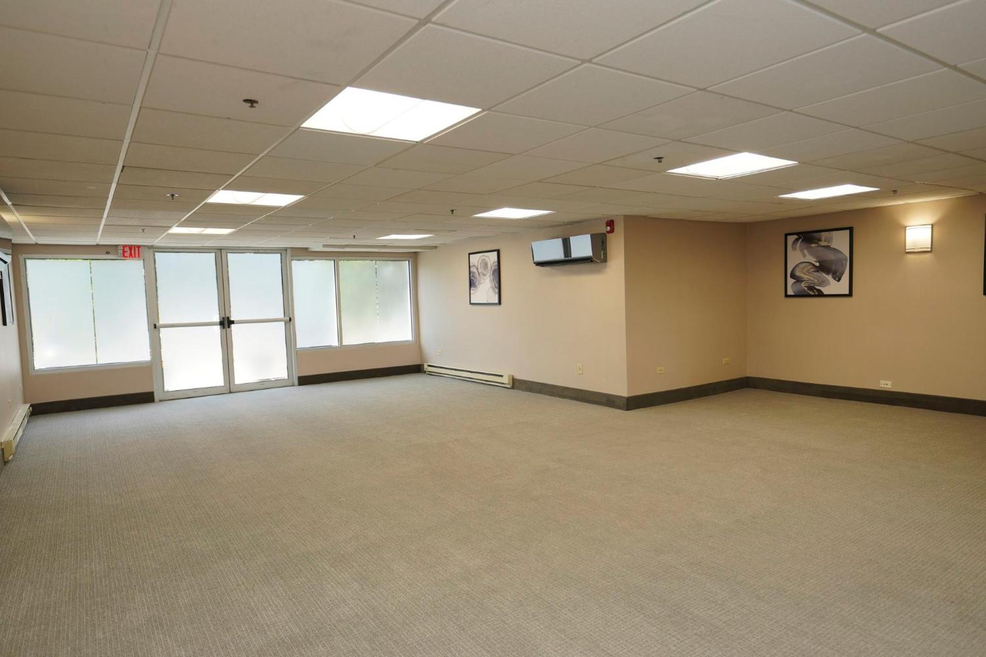 Holiday Inn & Suites Chicago-Carol Stream Wheaton By Ihg Exterior photo